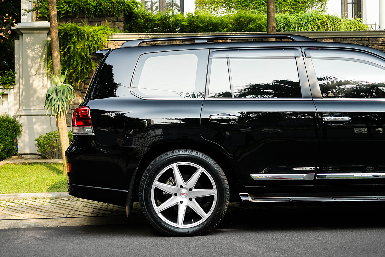 Vossen CG207 on Land Cruiser