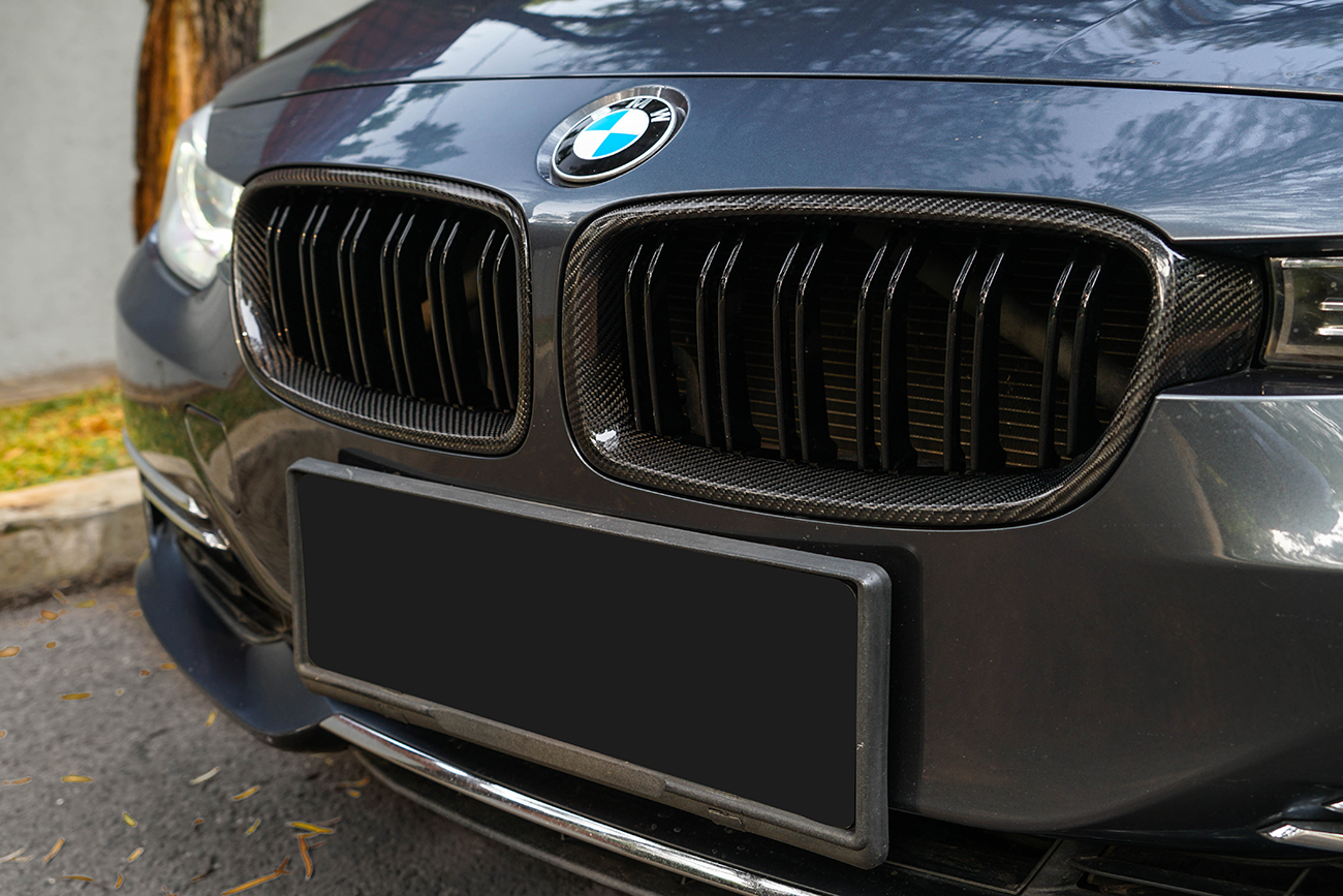 <p>- Grille F30 Dual Slat</p>
