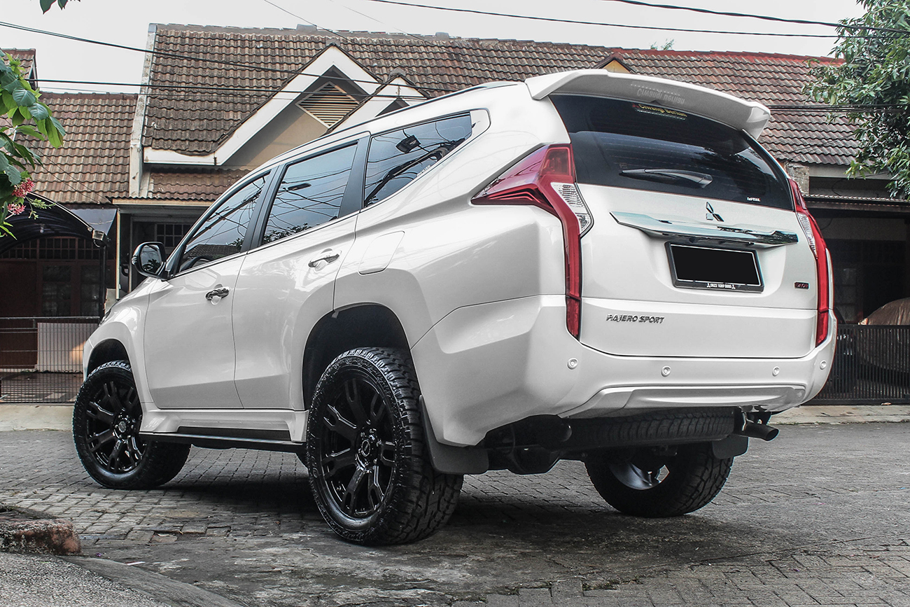 Rays Daytona FDX on Pajero Sport 