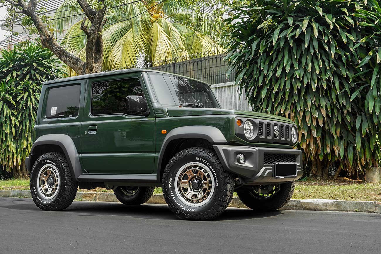 Work Crag T-Grabic 2 with Suzuki Jimny