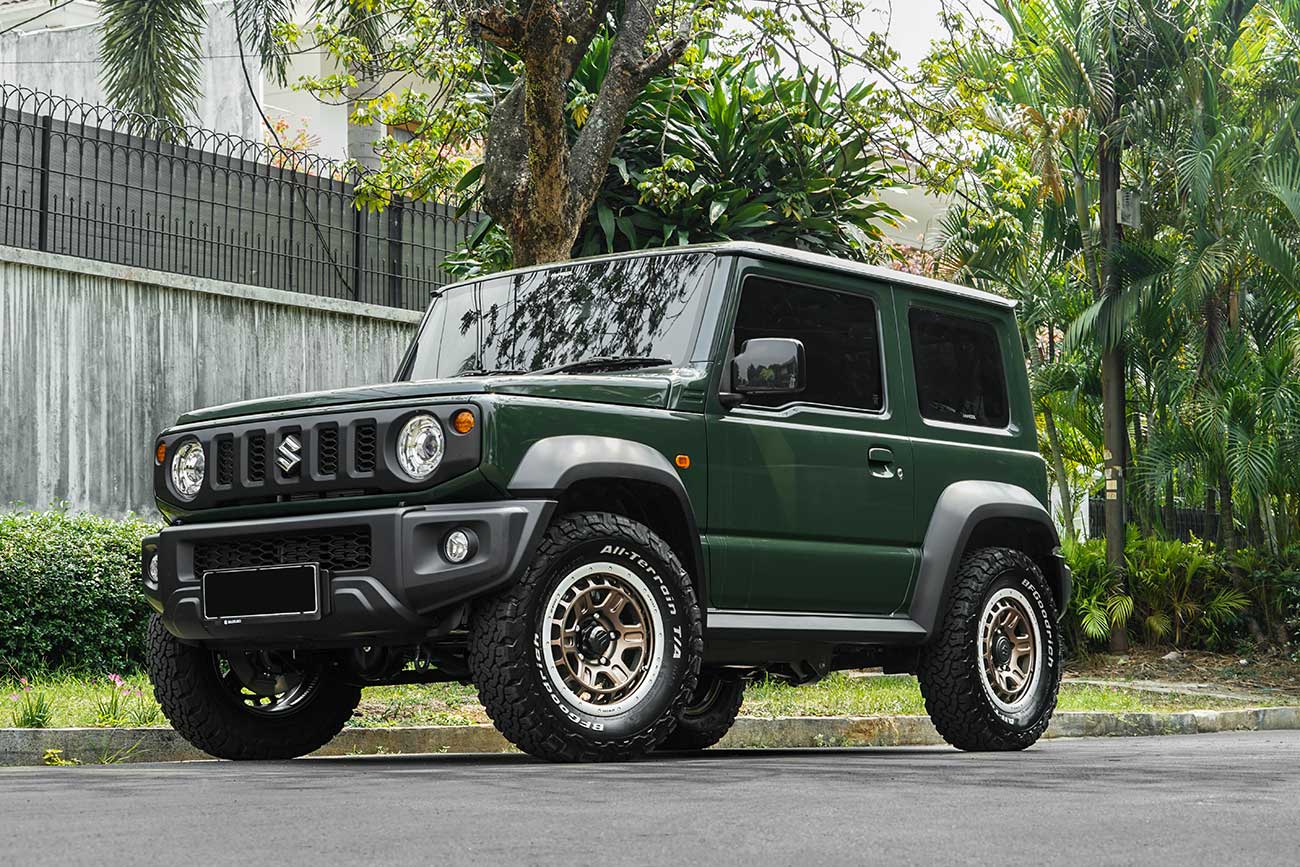 Work Crag T-Grabic 2 with Suzuki Jimny