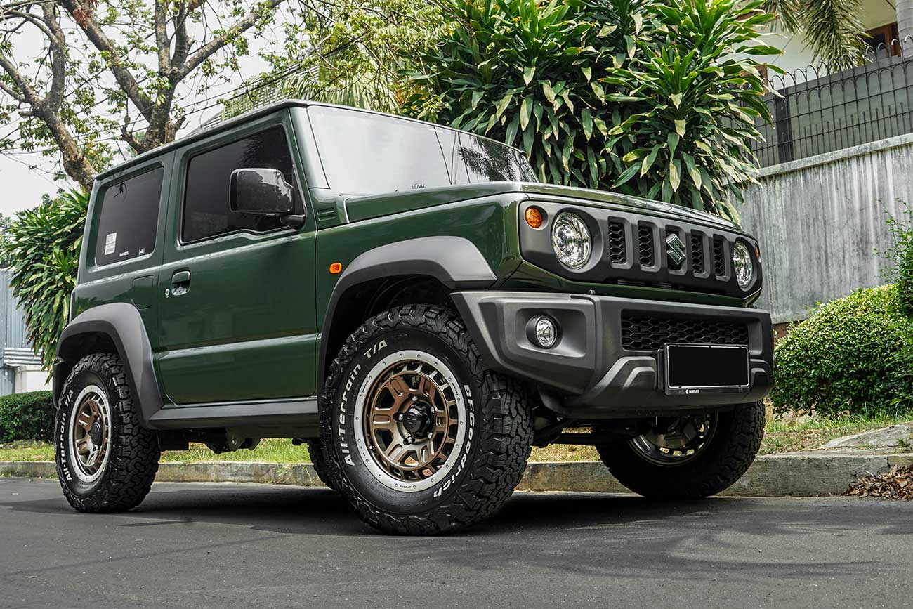 Work Crag T-Grabic 2 with Suzuki Jimny