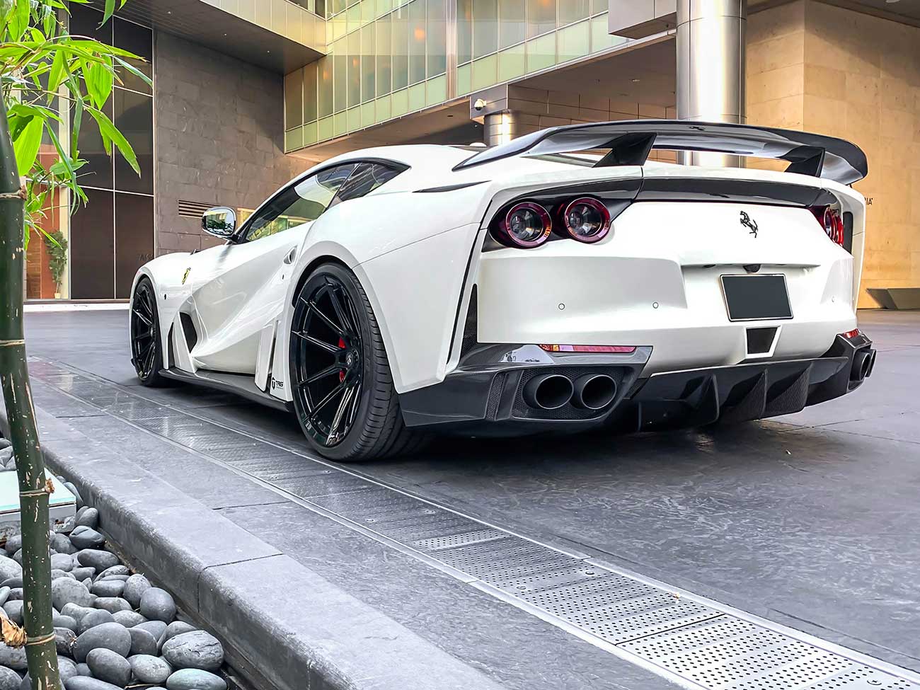 Vossen NF-9 with Ferrari 812 N-Largo