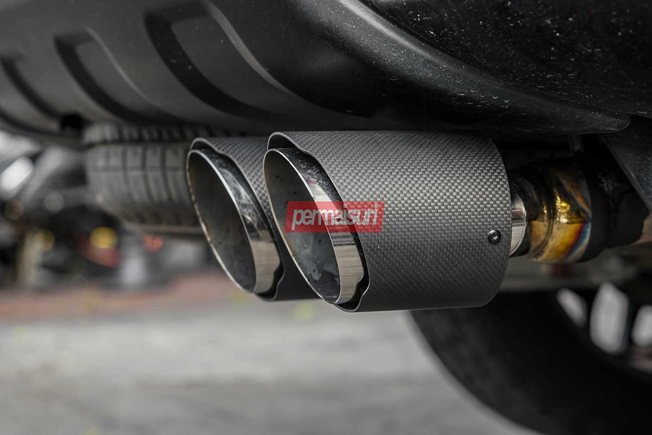 <p>-&nbsp;Knalpot Carbon-T D102M</p>
