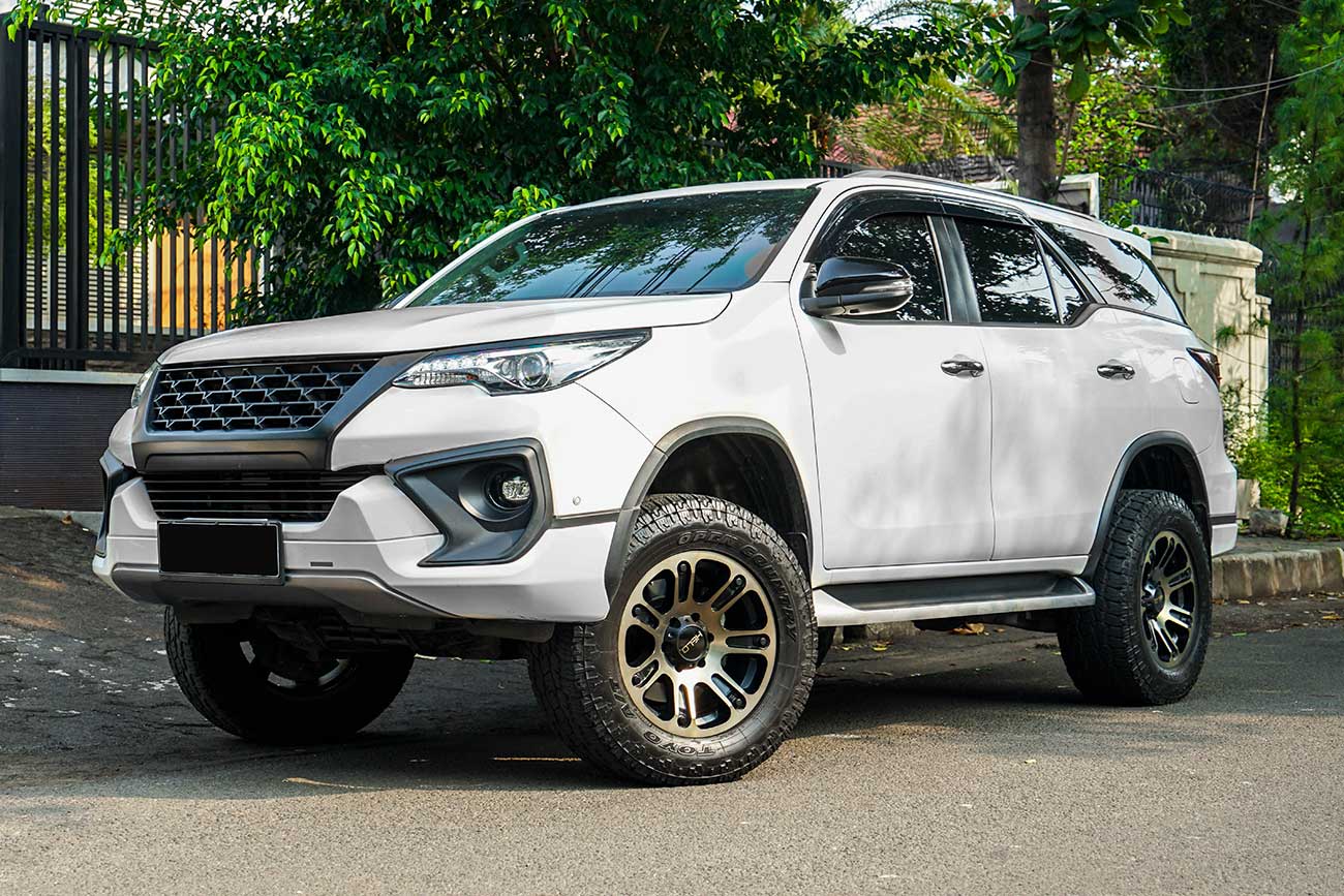 HELO H904 with Toyota All New Fortuner