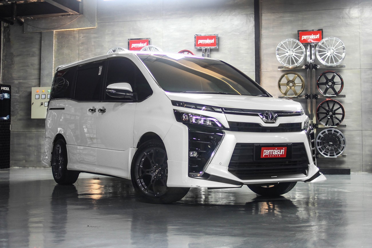 Permaisuri Enkei Vulcan with Toyota Voxy