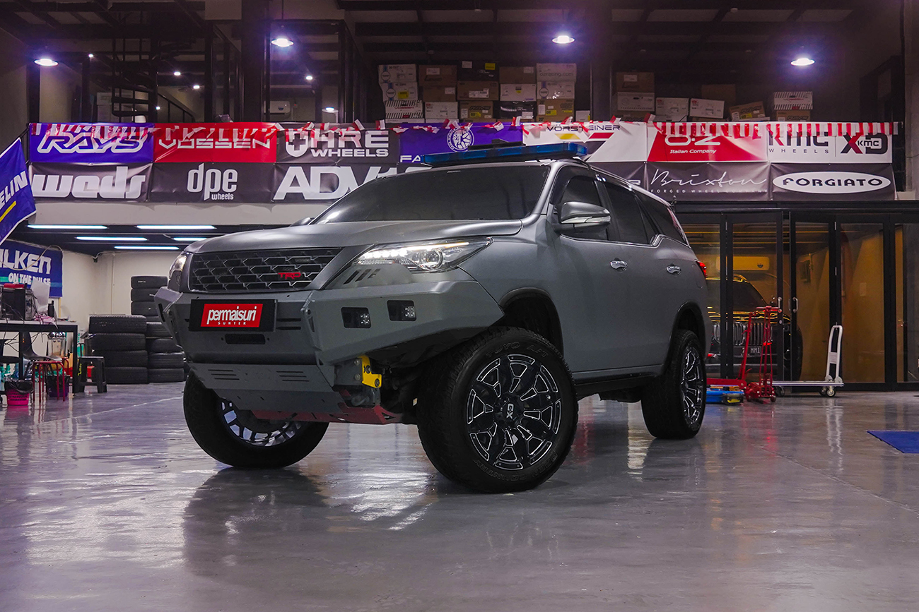 XD Series Boneyard on Toyota Fortuner