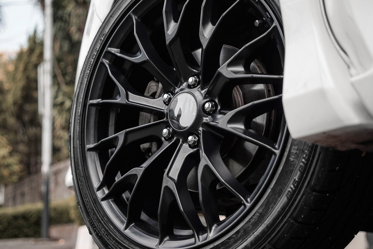 Facewheels FFW76+Nissan Serena