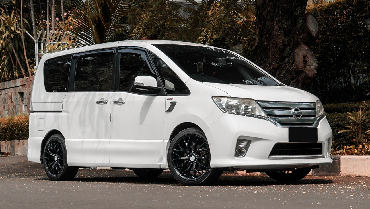 Facewheels FFW76+Nissan Serena