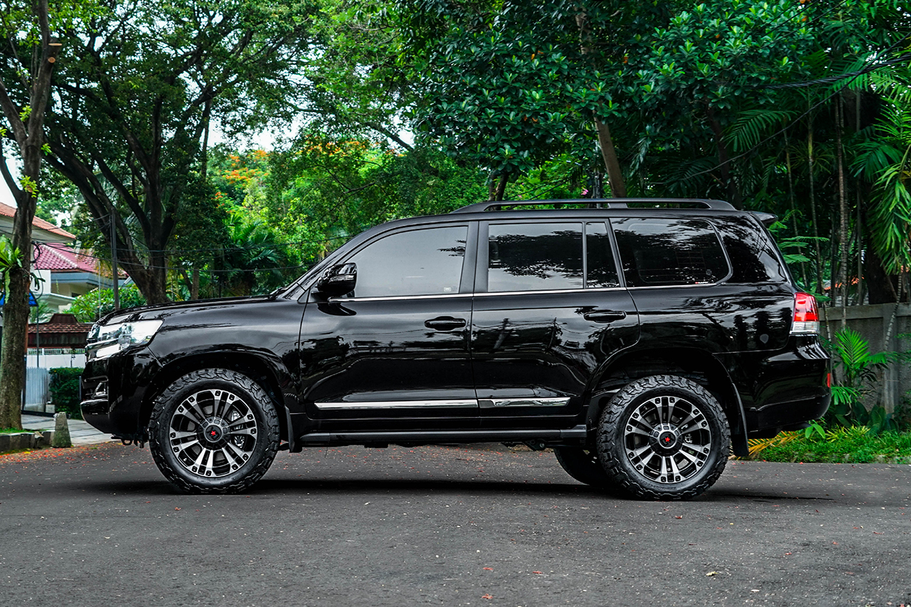 XD Series Monster 3 with Toyota Landcruiser J200