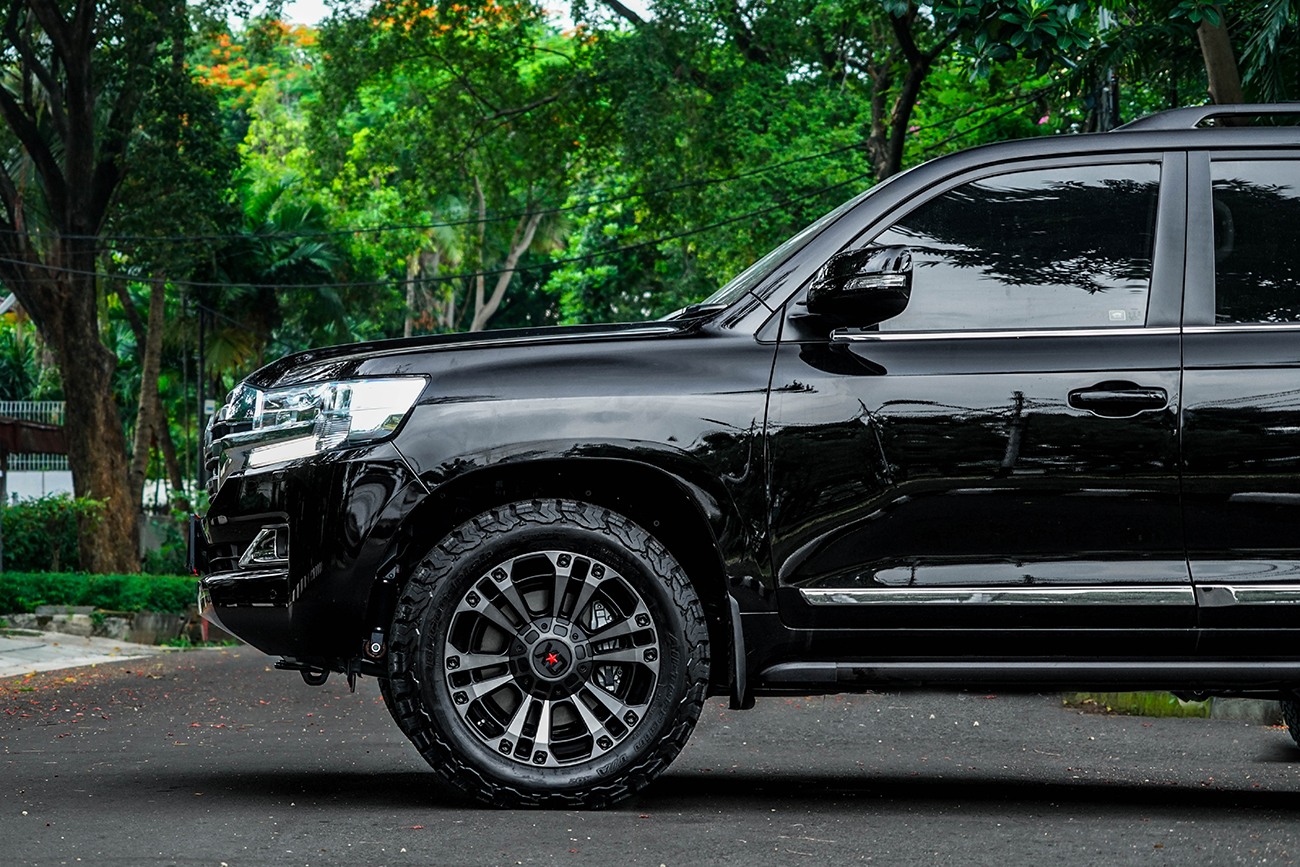 XD Series Monster 3 with Toyota Landcruiser J200