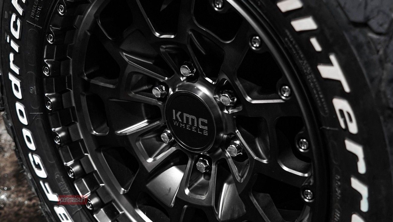 Permaisuri KMC KM718 Summit+Toyota Fortuner