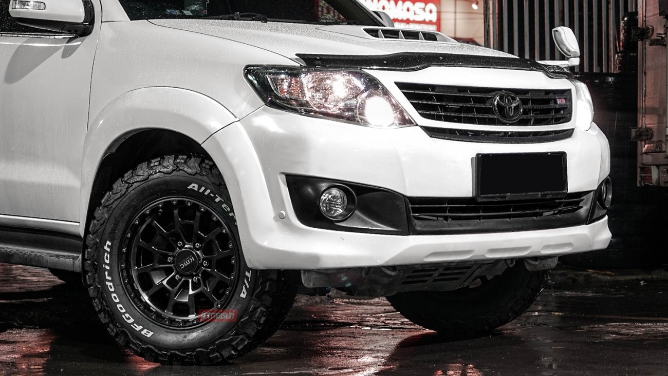 Permaisuri KMC KM718 Summit+Toyota Fortuner