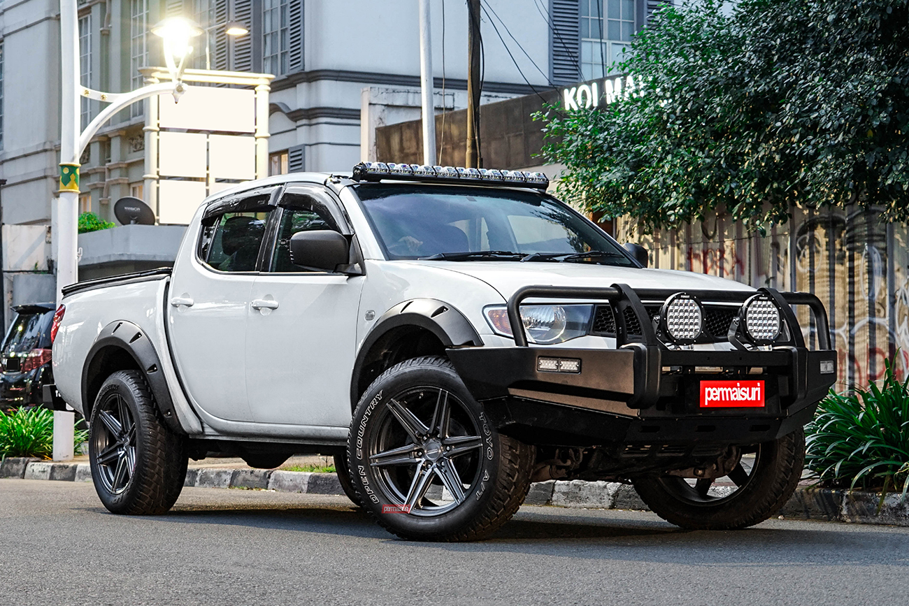 Vossen HF6.2 on Mitsubishi Triton
