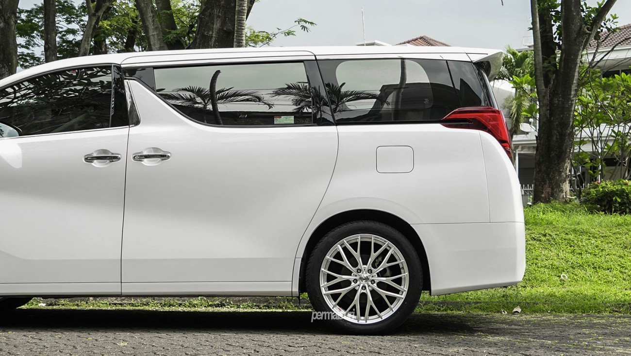 Weds Leonis MX with Toyota Alphard
