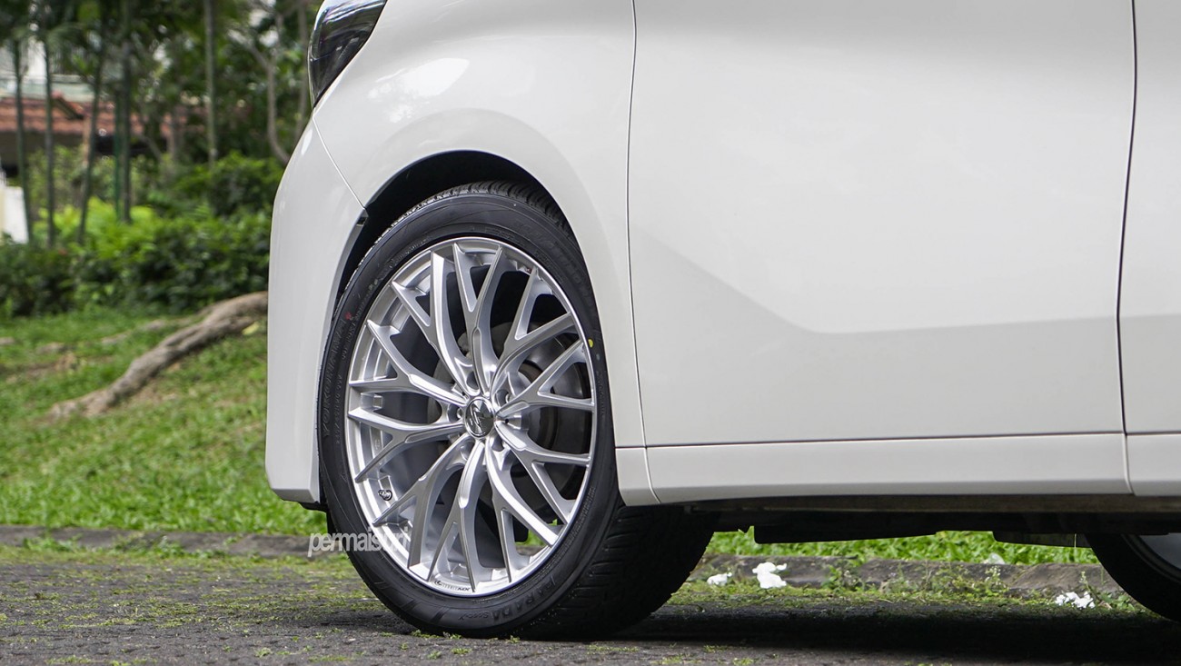 Weds Leonis MX with Toyota Alphard