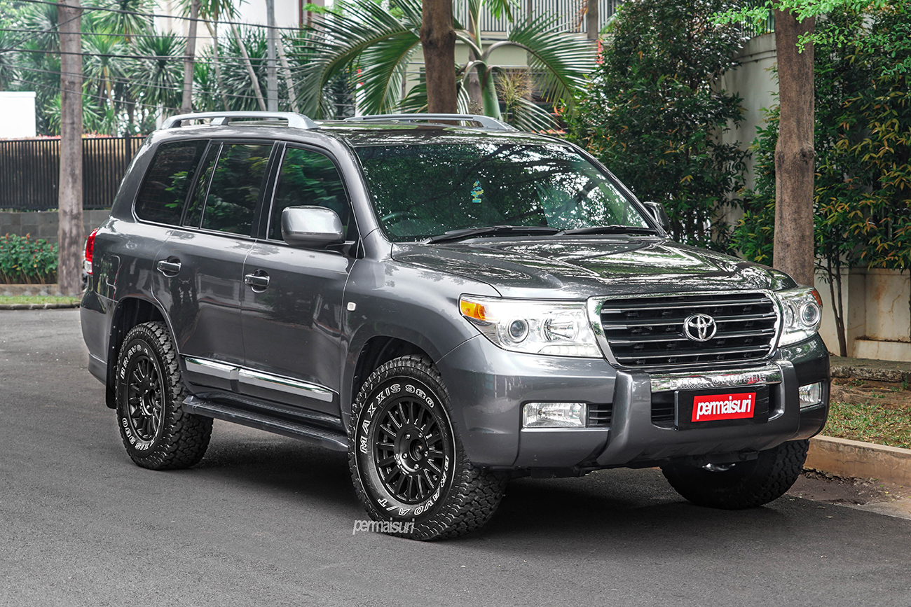 OZ Racing Rally Raid on Toyota Land Cruiser J200