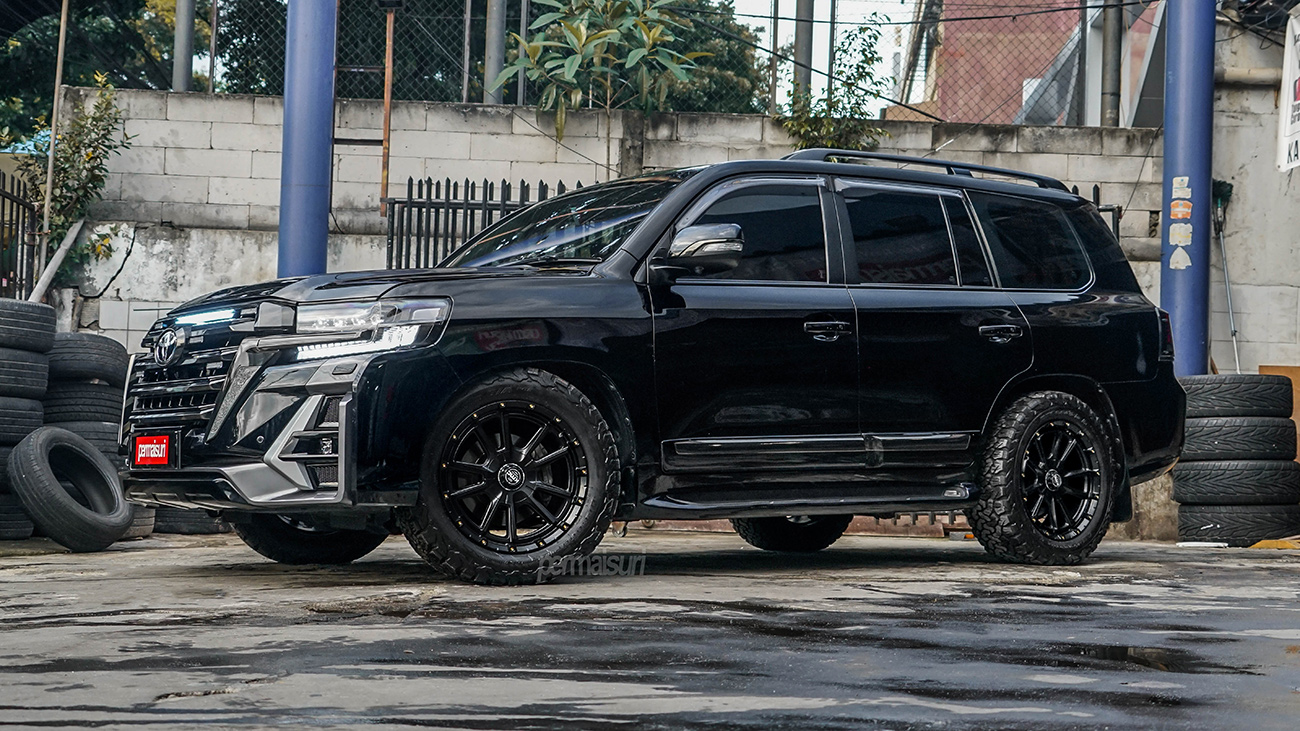 KMC SYNC with Land Cruiser V8