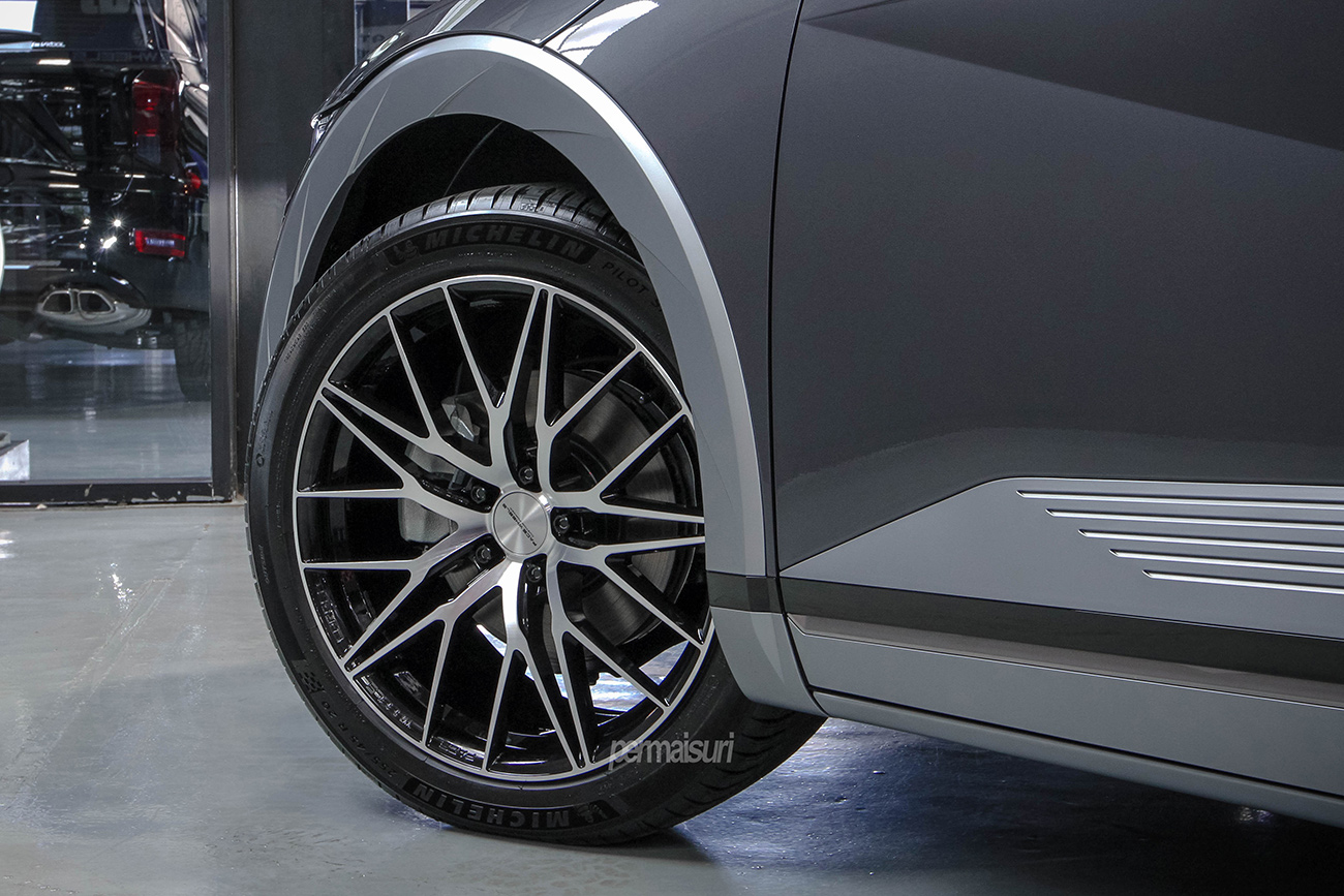 Facewheels FW1802 with Hyundai Ioniq 5