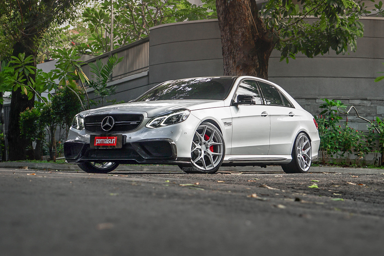 Vossen HF-5 with Mercedes Benz E-Class W212 
