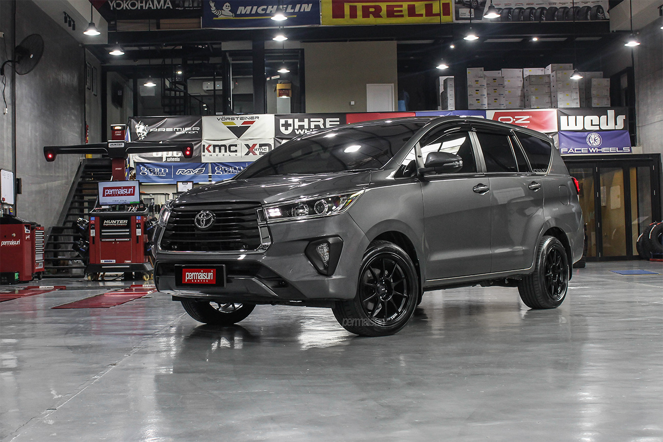 KONIG Dekagram with Toyota Innova