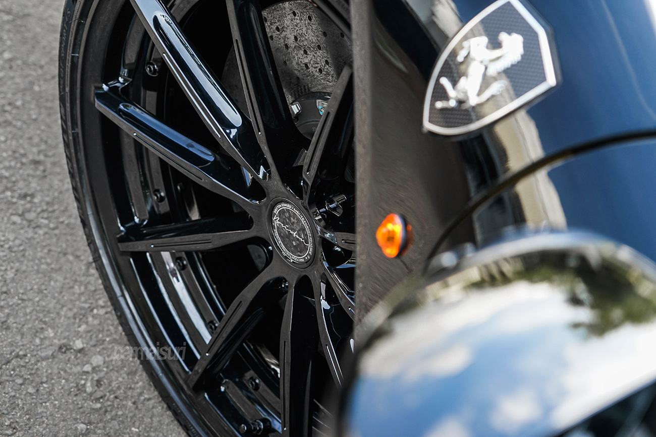 Brixton R11R with Ferarri 458