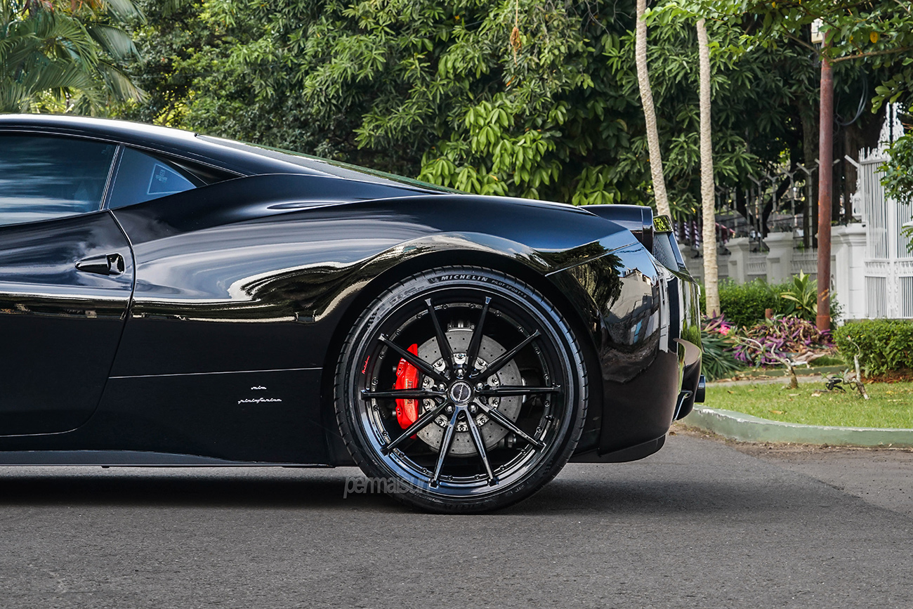 Brixton R11R with Ferarri 458