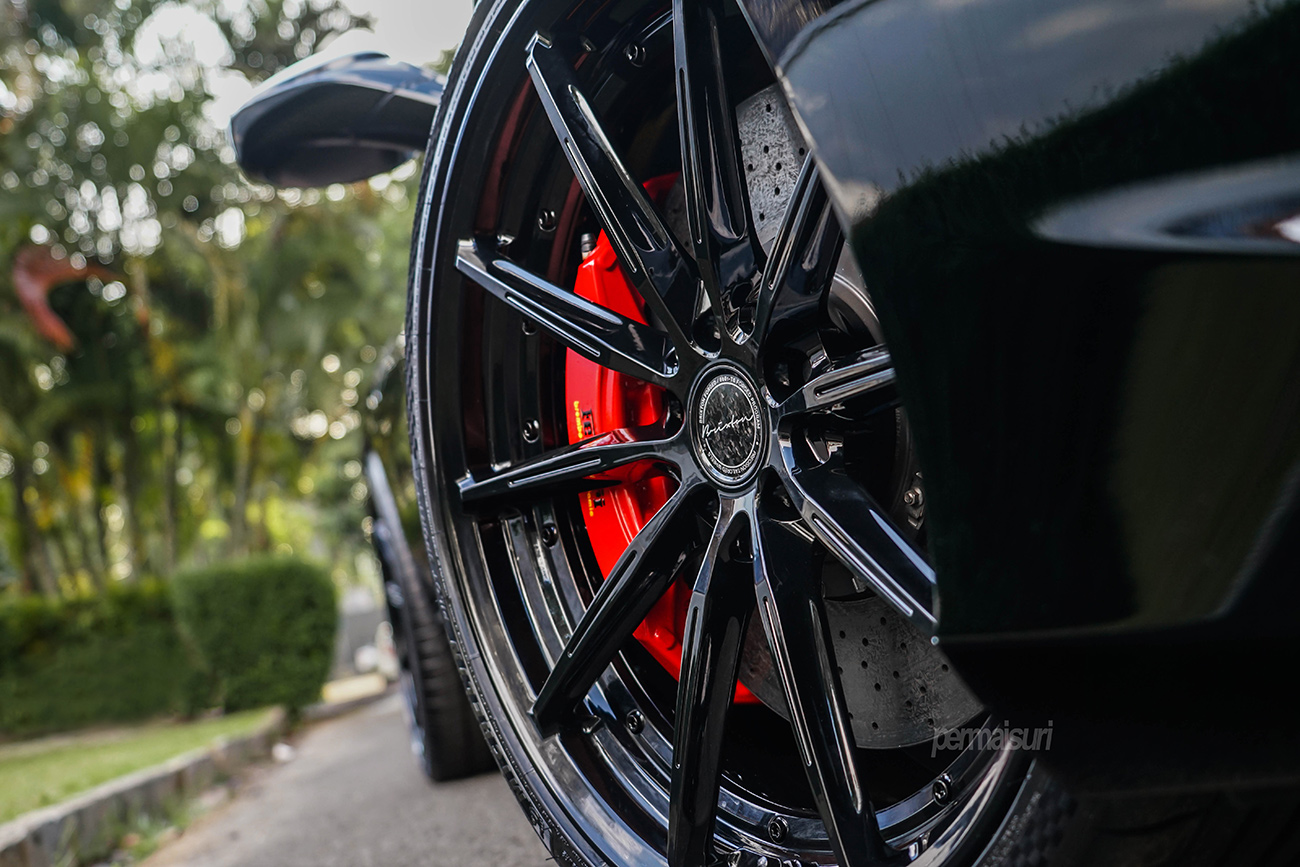 Brixton R11R with Ferarri 458