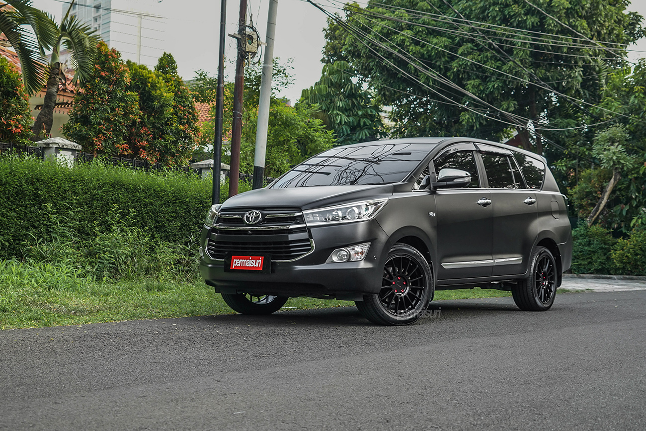 TSW Paddock with Toyota Innova