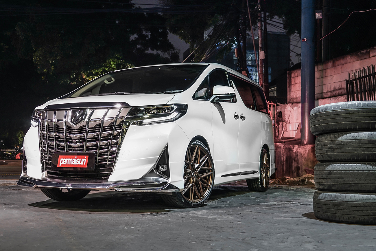 Vossen HF-7 with Toyota Alphard