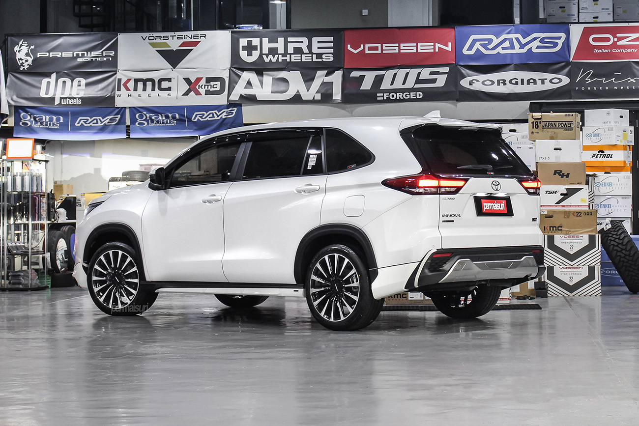 RAVE Stark II with Toyota Innova Zenix