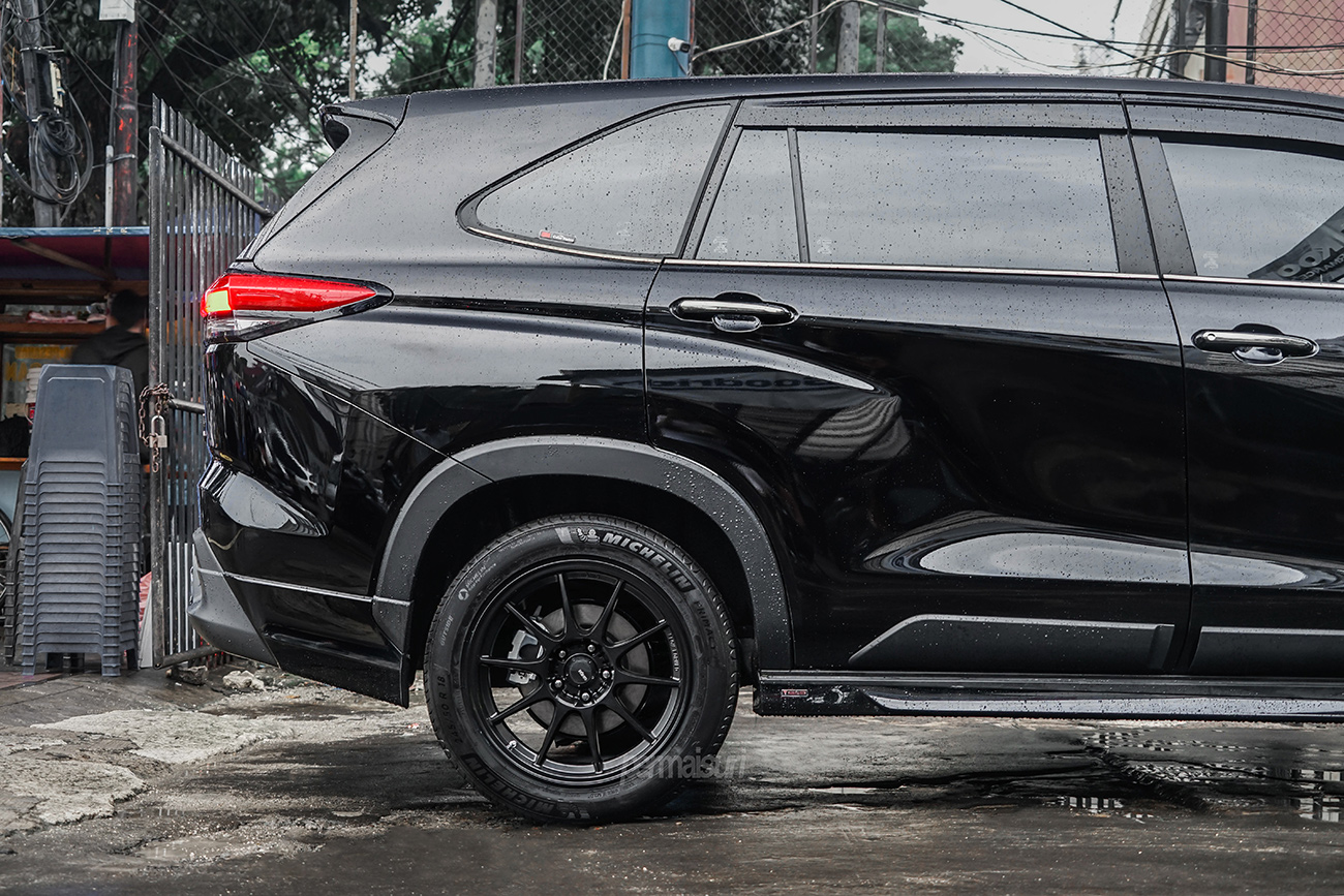 KONIG Dekagram with Toyota Innova Zenix