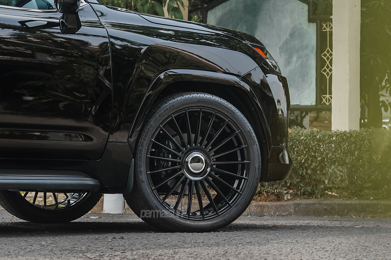 Vossen HF-8 with Lexus LX600