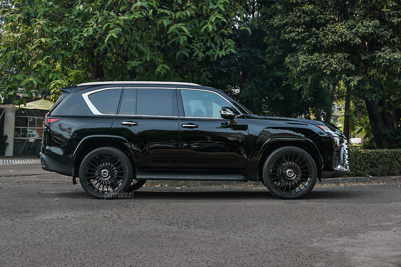 Vossen HF-8 with Lexus LX600