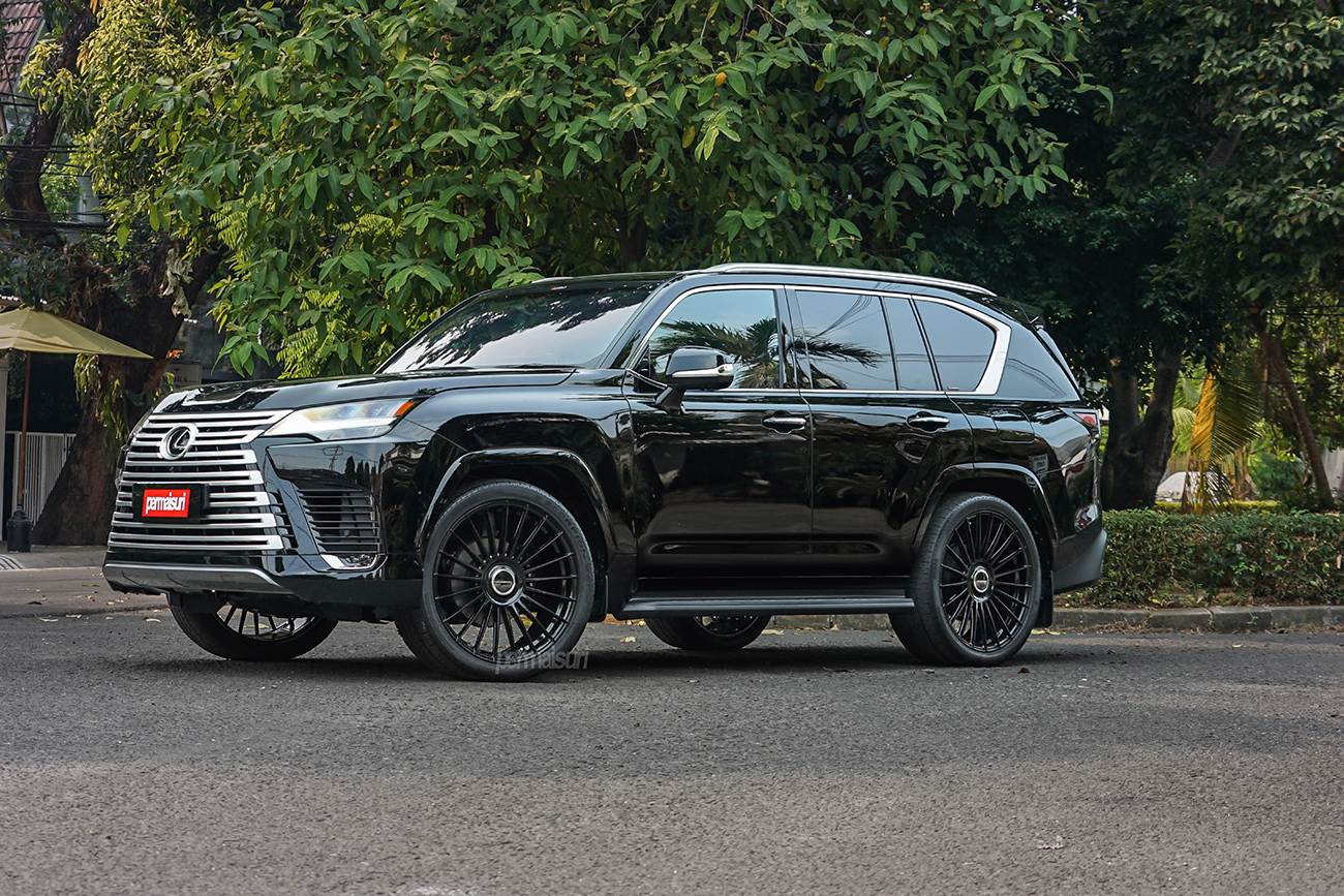 Vossen HF-8 with Lexus LX600