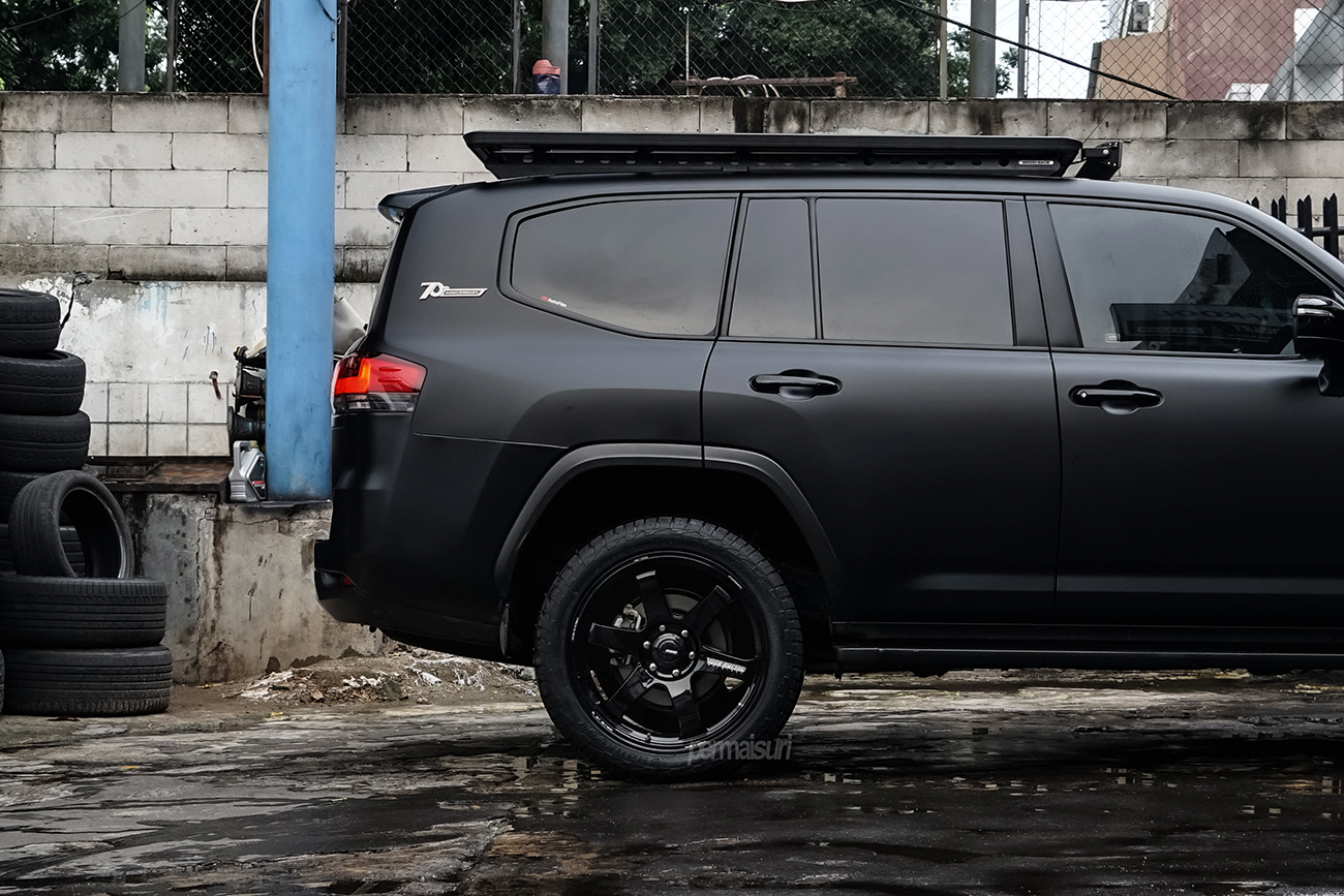 Rays Volk Racing TE37 Ultra Large PCD M-Spec with Toyota Land Cruiser J300