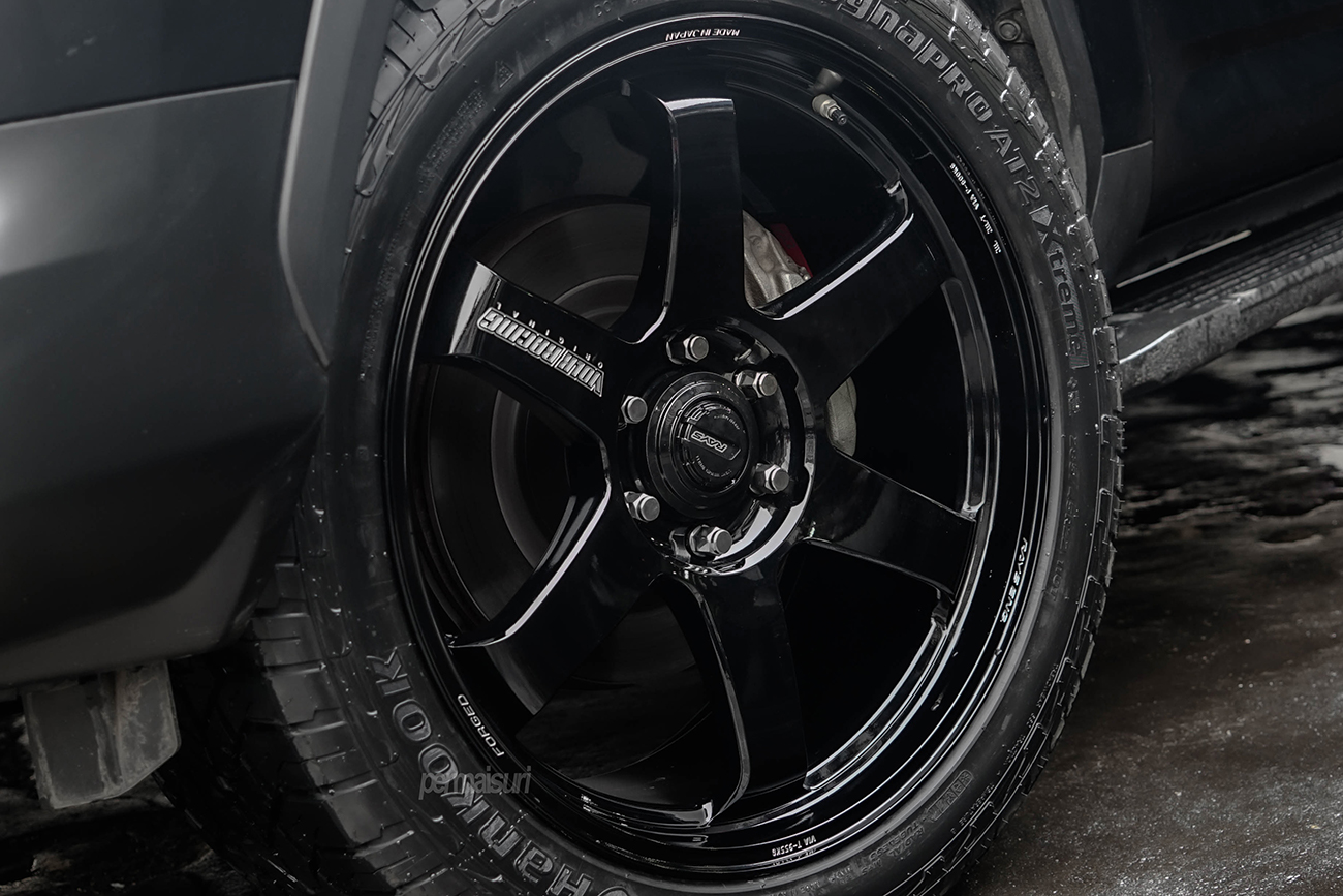 Rays Volk Racing TE37 Ultra Large PCD M-Spec with Toyota Land Cruiser J300