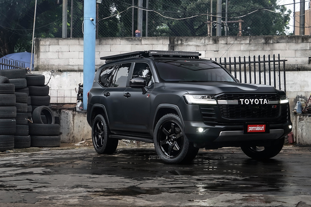 Rays Volk Racing TE37 Ultra Large PCD M-Spec with Toyota Land Cruiser J300