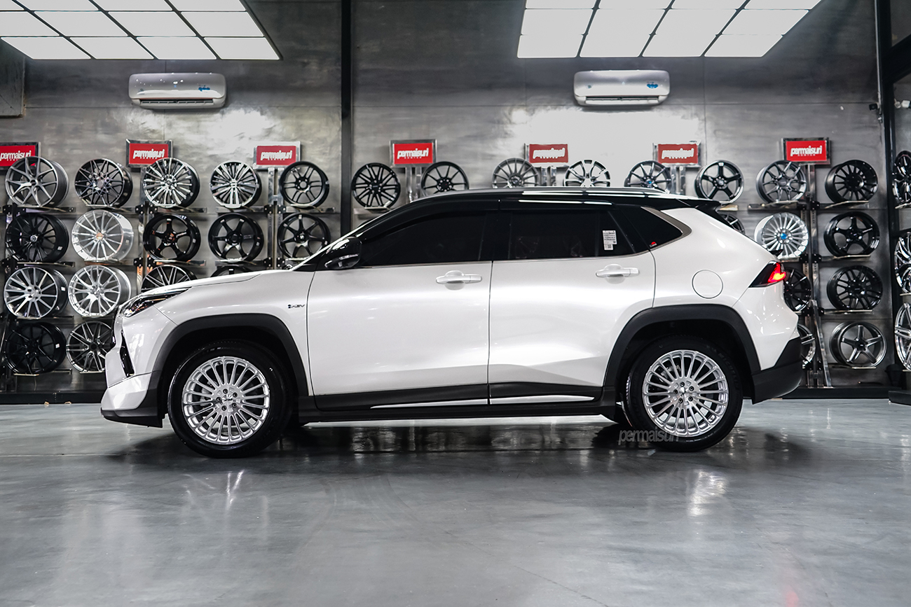 TSW Turbina with Toyota Yaris Cross