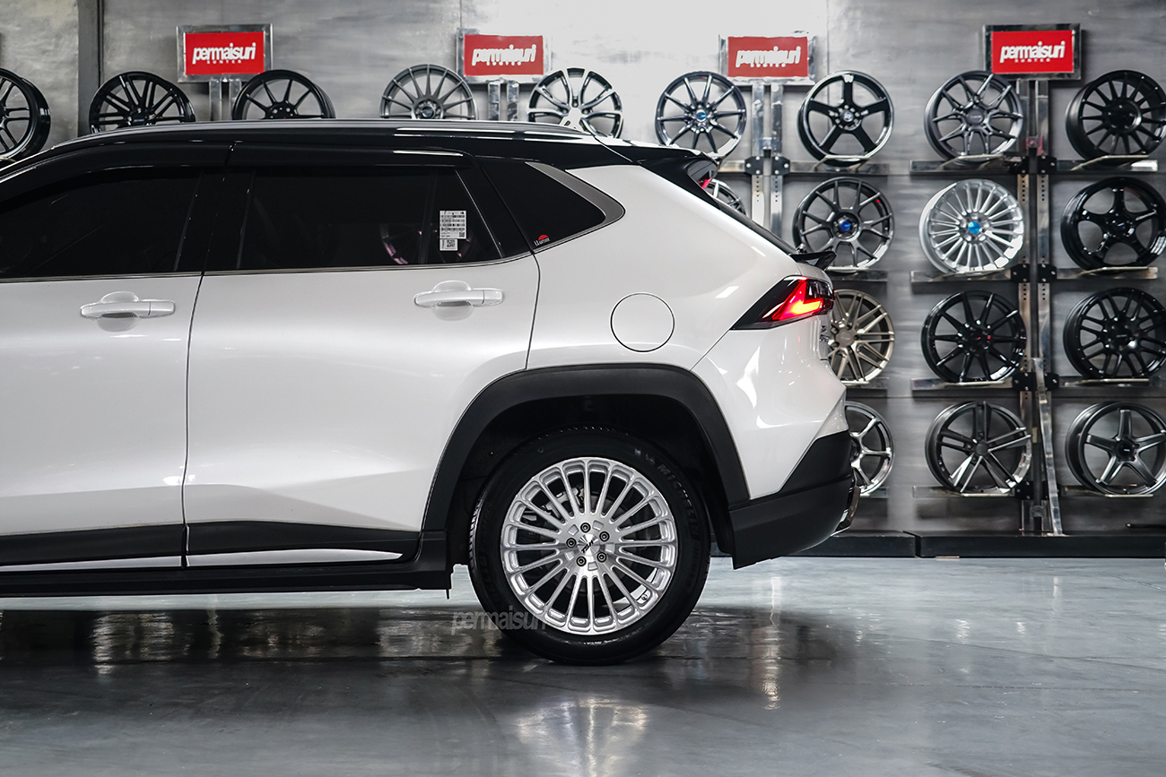 TSW Turbina with Toyota Yaris Cross
