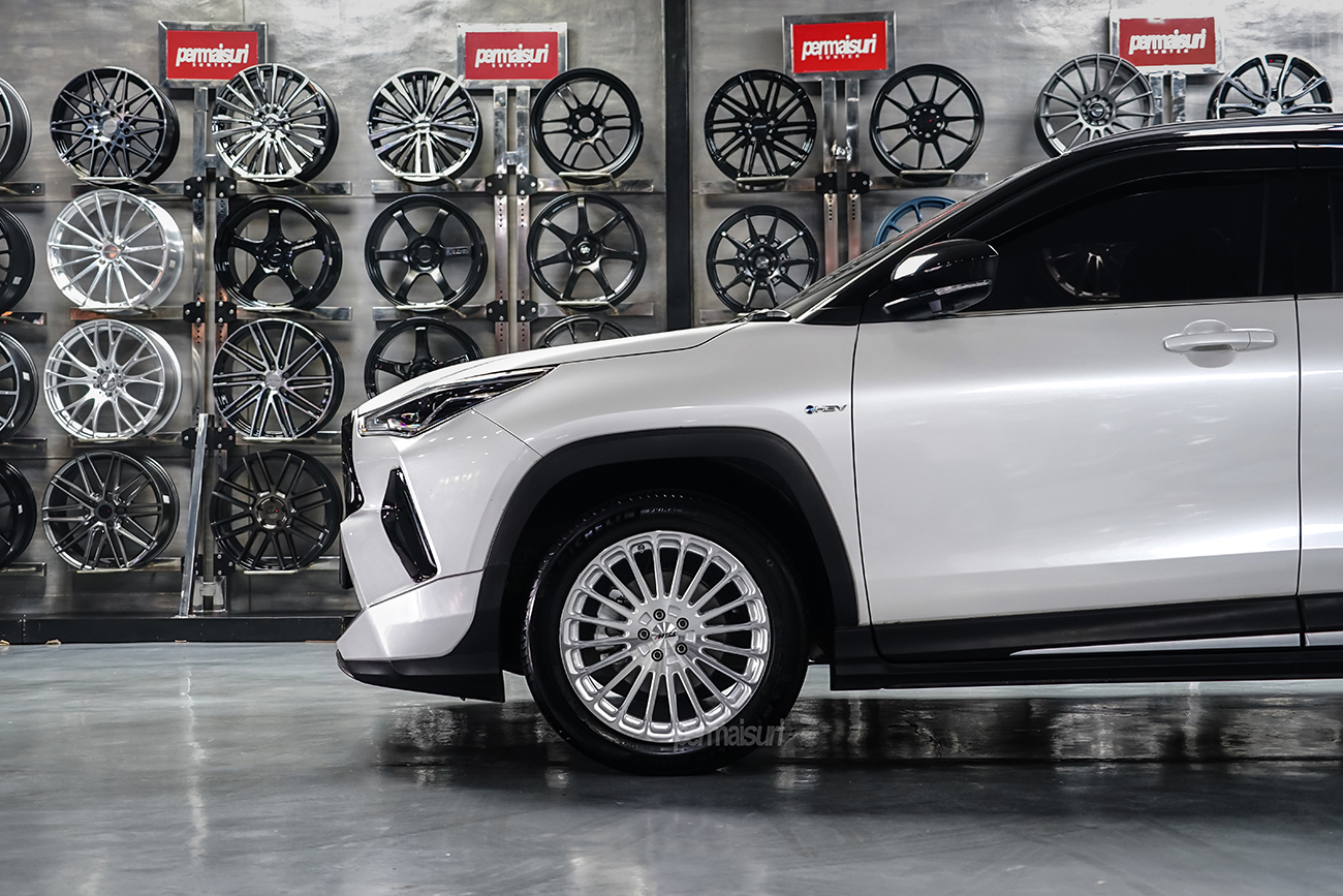 TSW Turbina with Toyota Yaris Cross