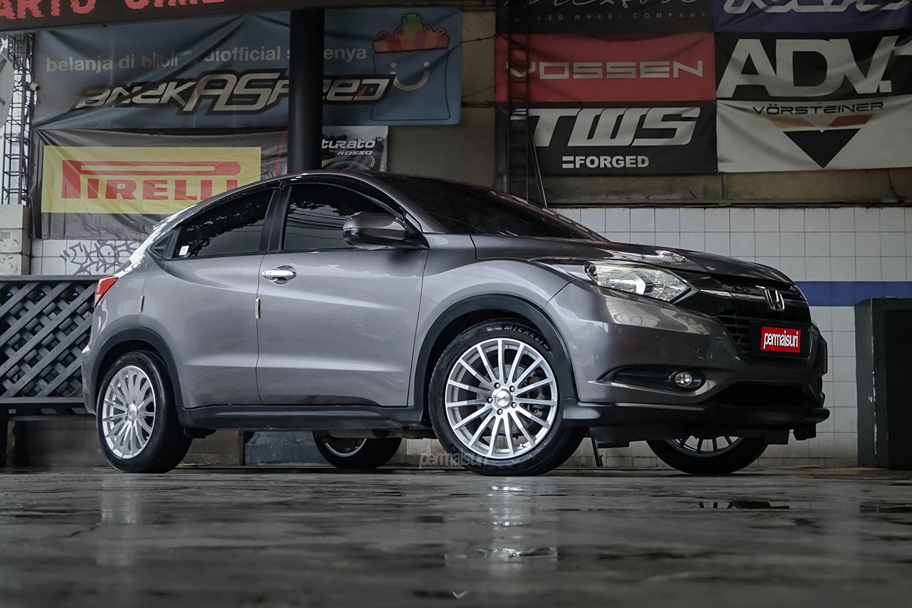 TSW Mallory 5 with Honda HR-V