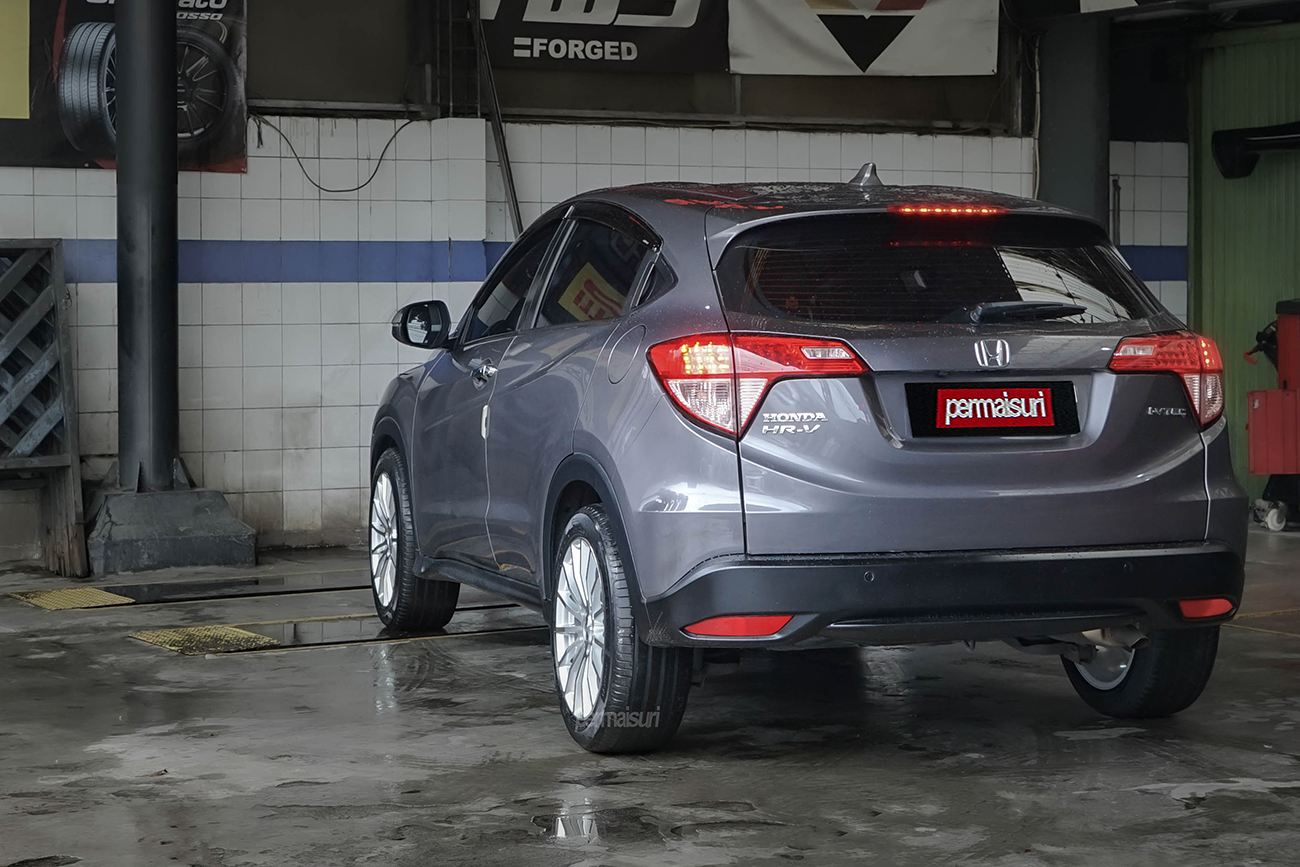 TSW Mallory 5 with Honda HR-V