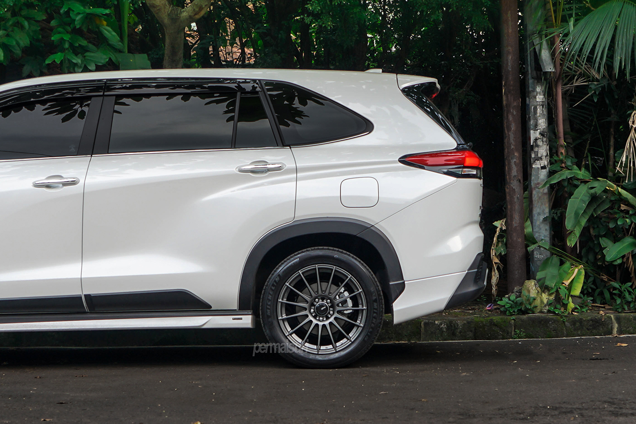 KONIG Rennform with Toyota Innova Zenix
