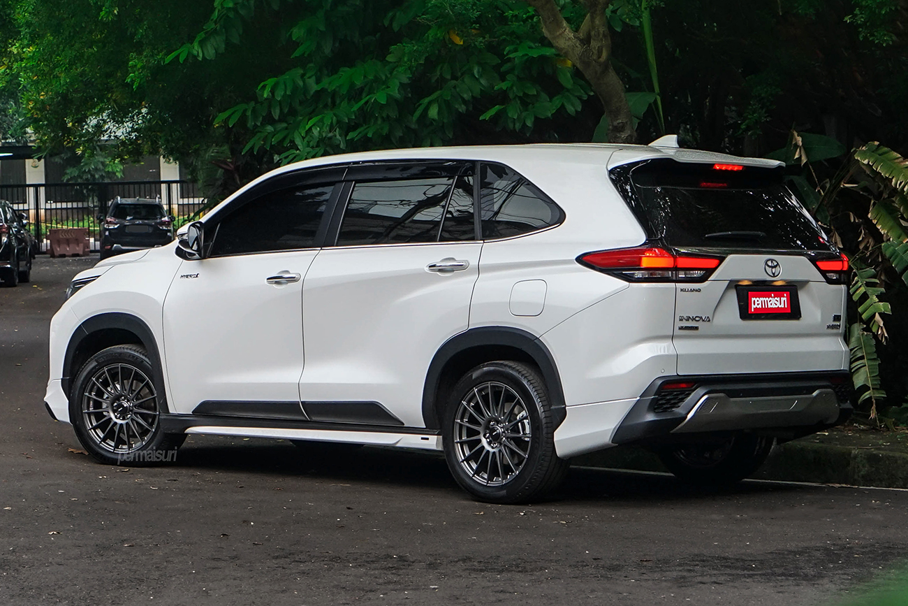 KONIG Rennform with Toyota Innova Zenix