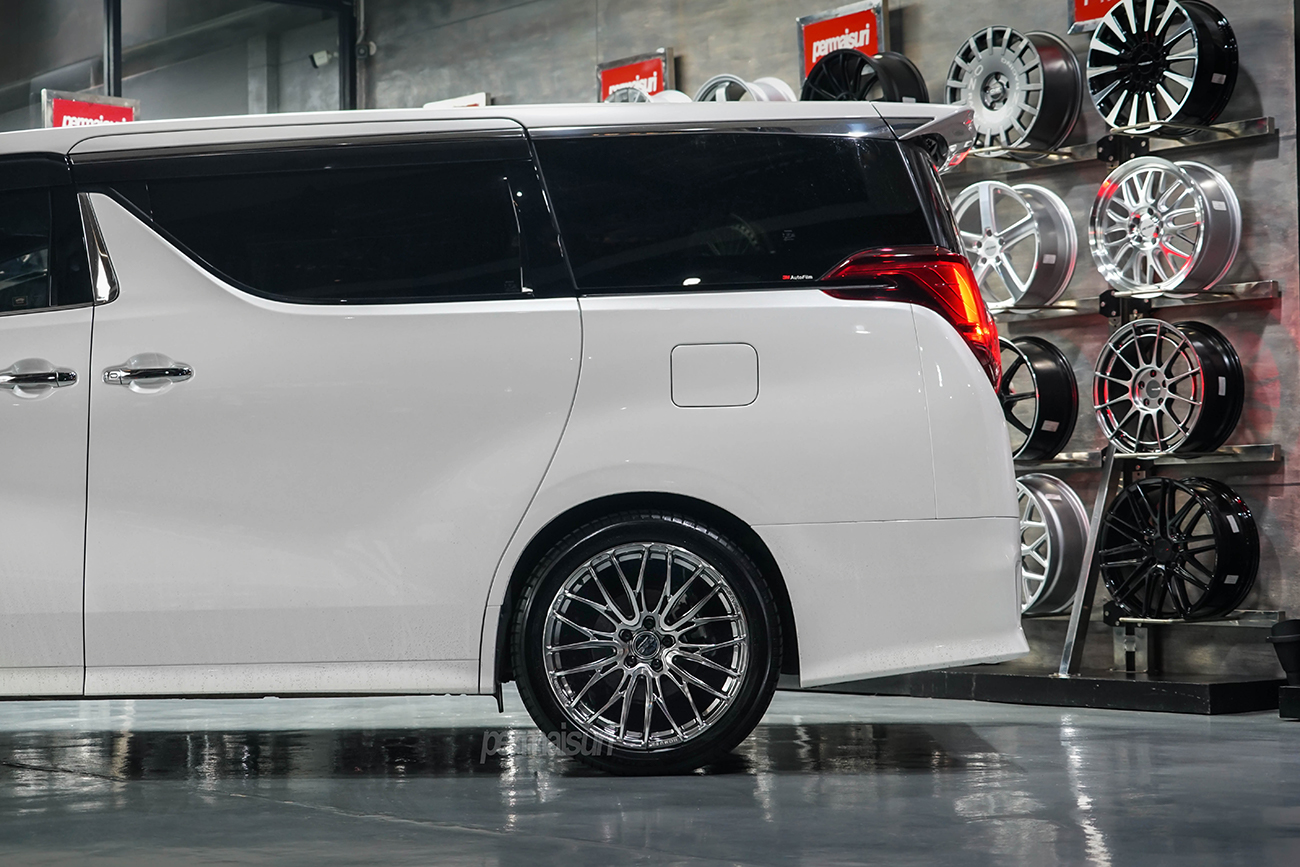 Rays Homura 2X10BD with Toyota Alphard