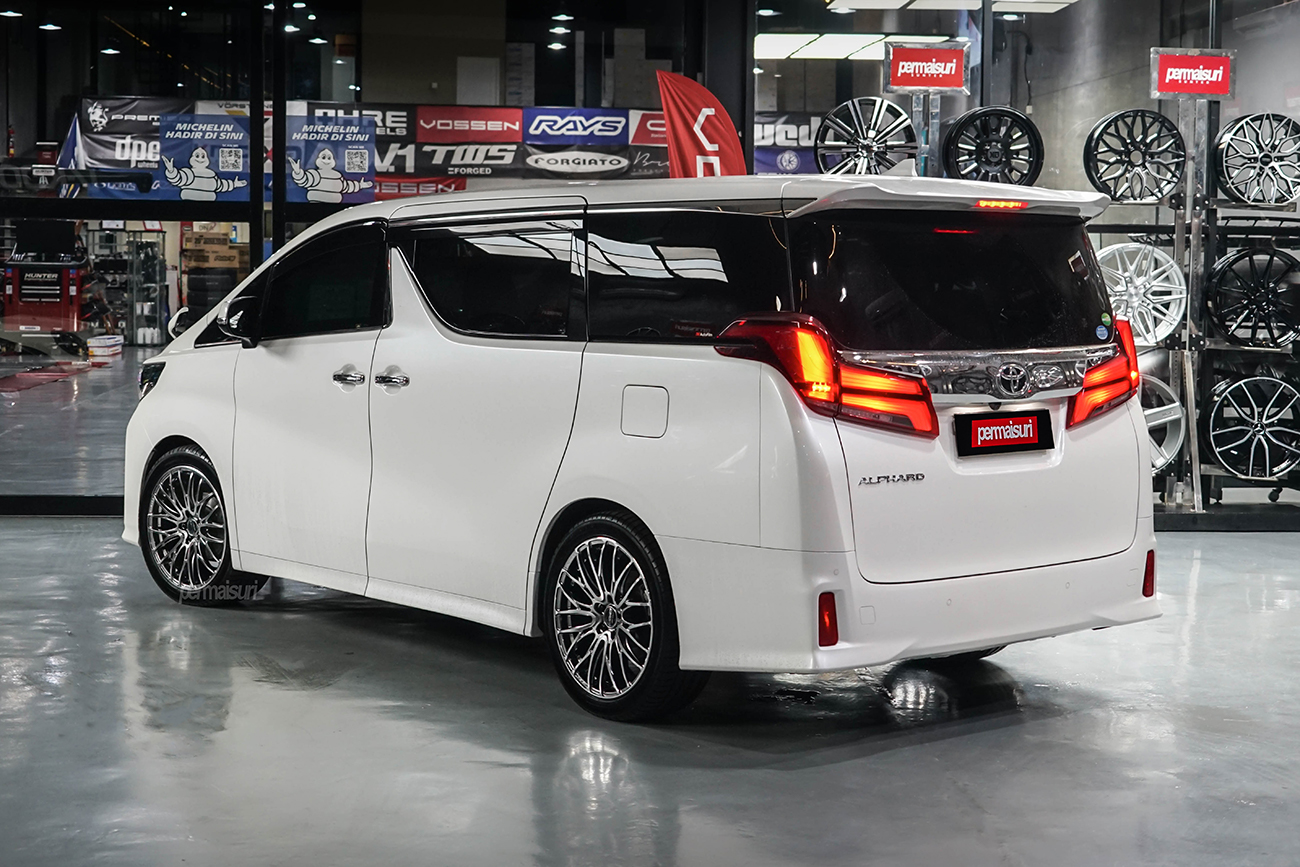 Rays Homura 2X10BD with Toyota Alphard