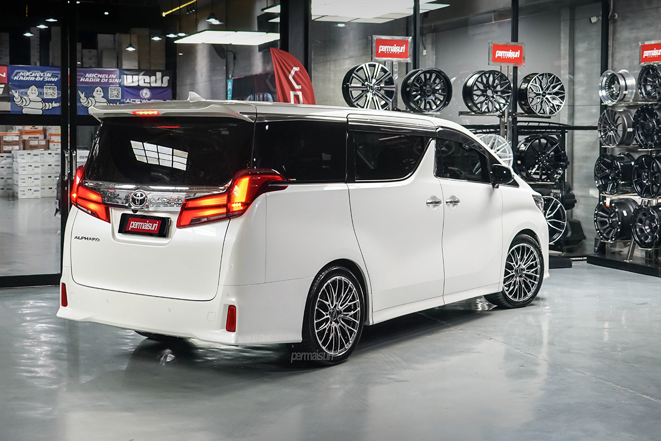 Rays Homura 2X10BD with Toyota Alphard