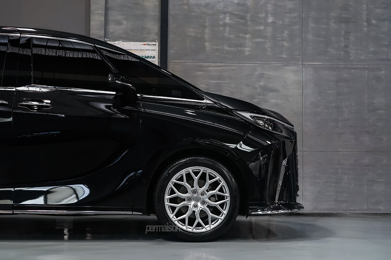 Vossen HF-2 with Lexus LM350