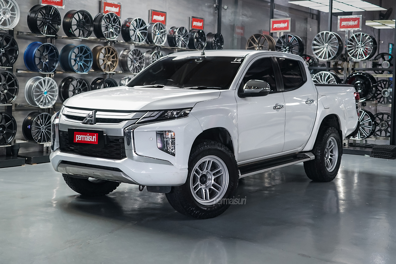 Enkei RPT1 with Mitsubishi Triton